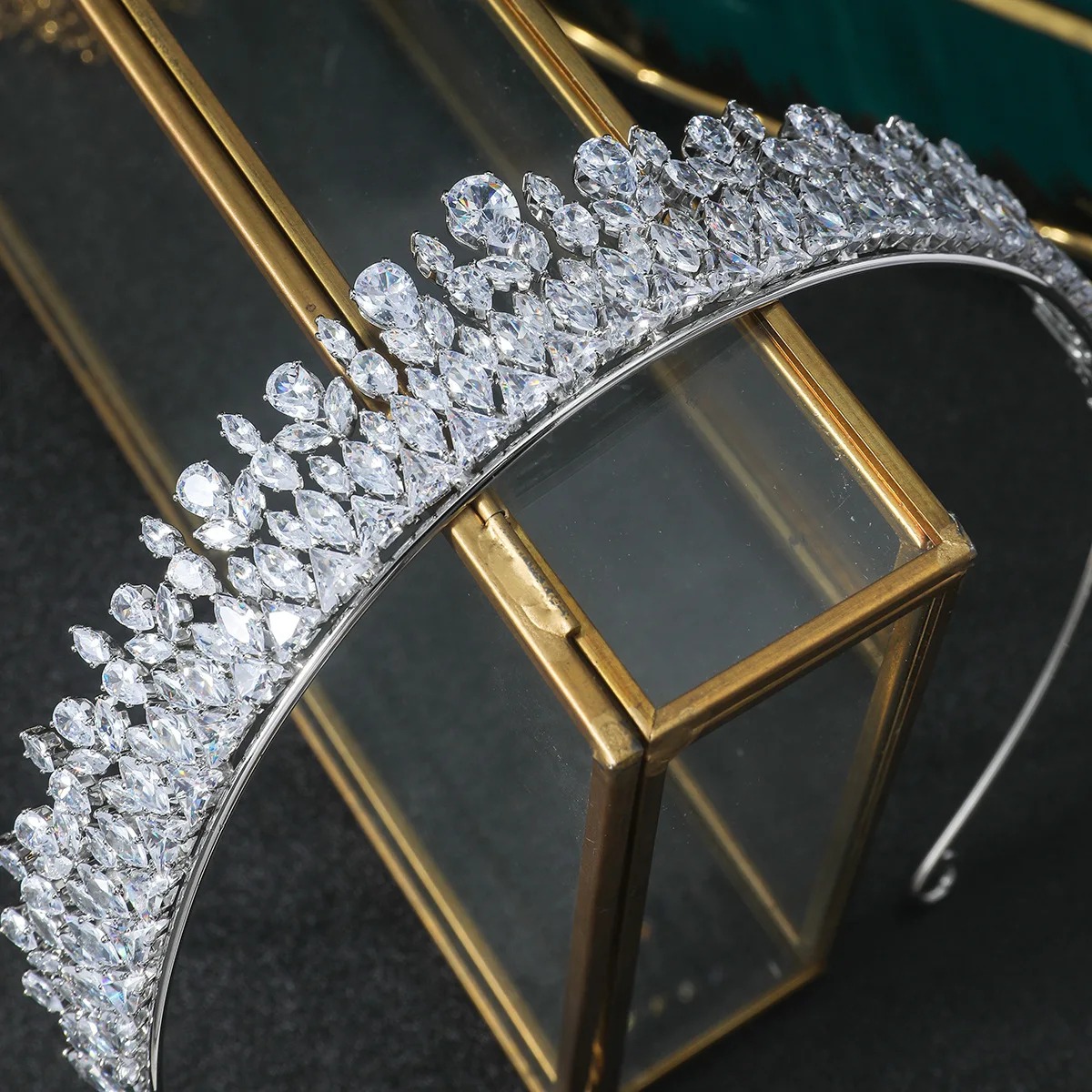 Tiara de Cristais Constelação de Gotas - Image 4